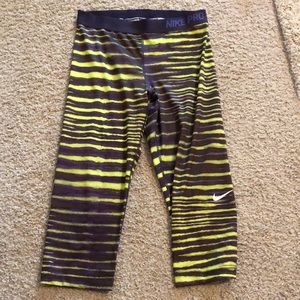Women’s Nike pro Capri leggings